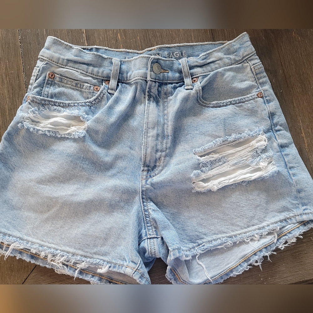 American Eagle Outfitters Light Blue Distressed Denim Shorts Size 6